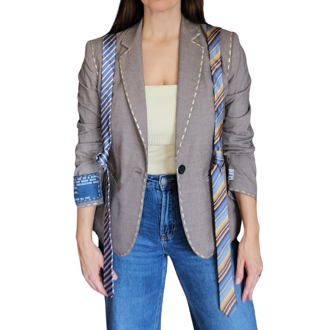 LA DONNA BLAZER - WOMEN SIZE 4 (S)