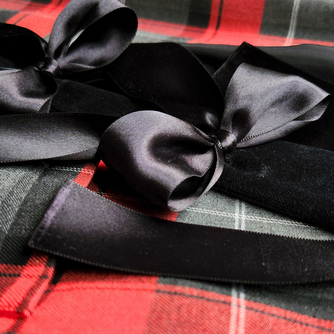 ¨THREE BLACK BOWS¨